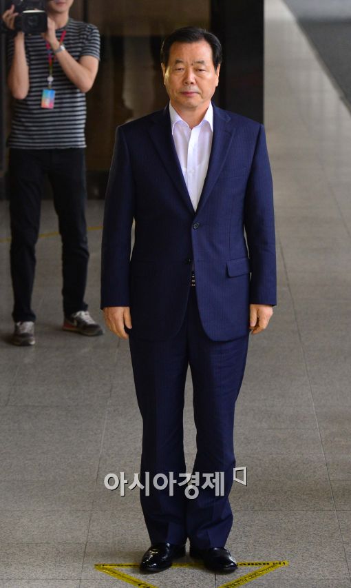 [포토]검찰에 소환된 조현룡 새누리당 의원