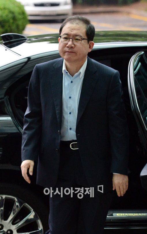 [포토]사의표명 후 출근하는 이성한 경찰청장