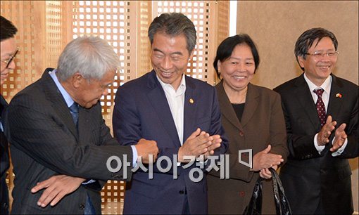 [포토]정종섭 장관, 아세안 각국 주한대사와 오찬