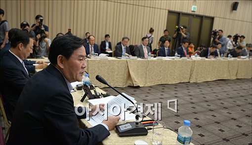 [포토]모두 발언하는 최경환 경제부총리