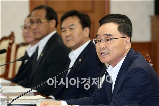 [포토]모두 발언하는 정홍원 총리
