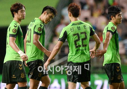 [포토]'K리그의 전설' 이동국,'정말 힘든 경기였어!'