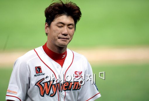 [포토]김광현,7.2이닝 2실점 강판'난 할만큼 했어!'