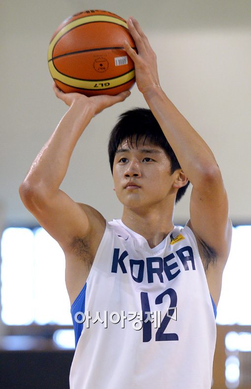 [포토]양재혁,'왼손은 거들뿐'