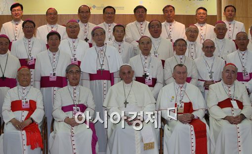 [포토]한국주교단과 기념촬영하는 프란치스코 교황 