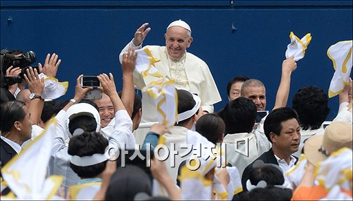 [포토]활짝 웃는 프란치스코 교황