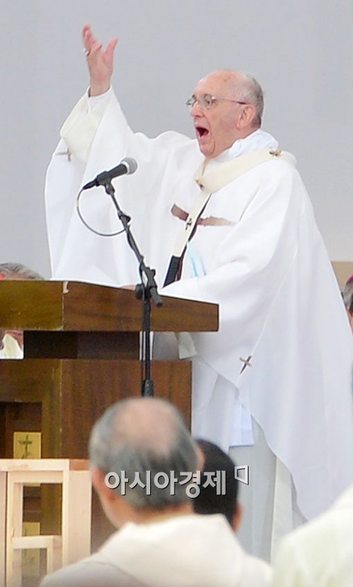 [포토]프란치스코 교황, "아시아의 젊은이들이여! 일어나라!" 