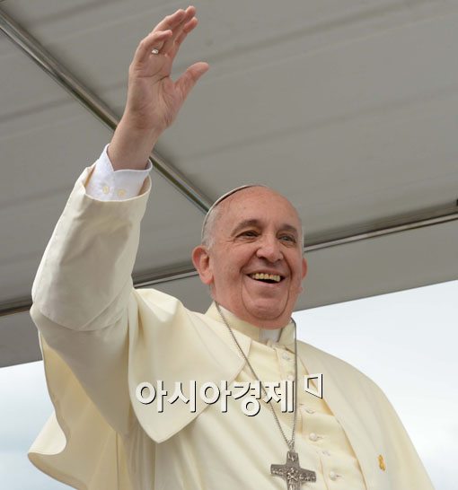 [포토]밝게 웃는 프란치스코 교황 