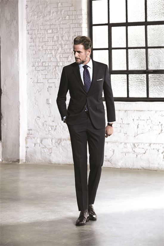 올 가을 남성복 트렌드는…비정장의 정장화