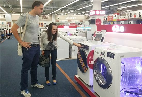 LG전자, 에너지 효율·디자인 강화한 드럼세탁기 유럽 출시