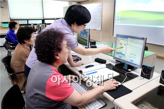 [포토]광주동구, 주민을 위한 정보화교실 운영
