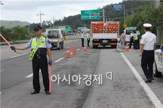 함평경찰, 불법 화물차량 합동단속
