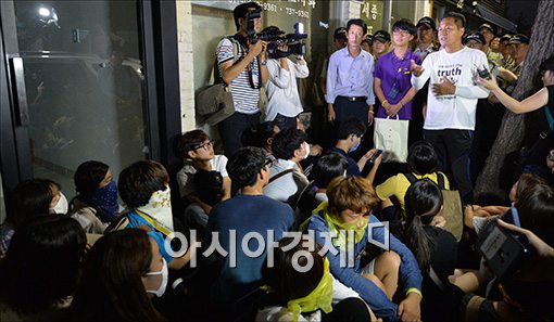 [포토]"학생들 고맙고, 다치지 말아요"