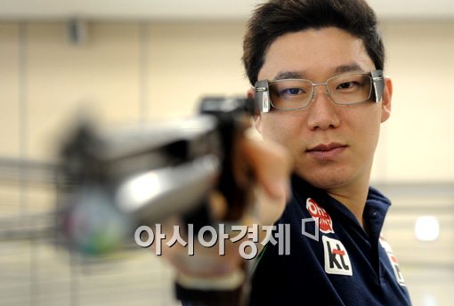 [포토]진종오,'AG 금빛 정조준'