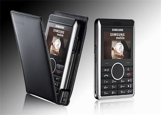 삼성이 2006년에 출시한 카드폰[사진=삼성전자 제공]