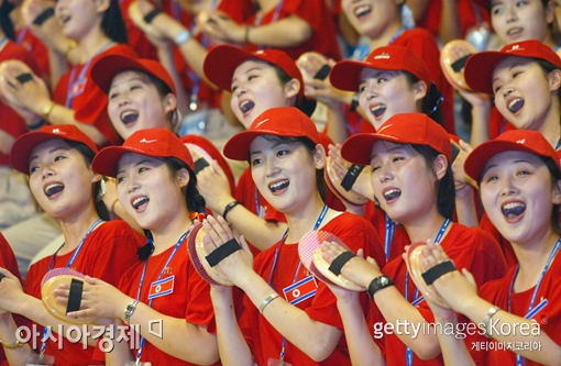 북한 응원단[사진=Getty Images/멀티비츠]
