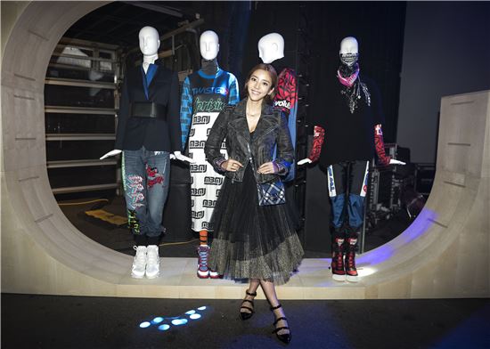 [포토]손담비 화보, 벌써 가죽 재킷?