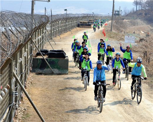 평화누리길 걷기 및 자전거투어 행사가 경기도 연천, 파주, 김포 등에서 잇달아 열린다
