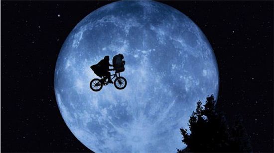 영화 'E.T.'의 한 장면.