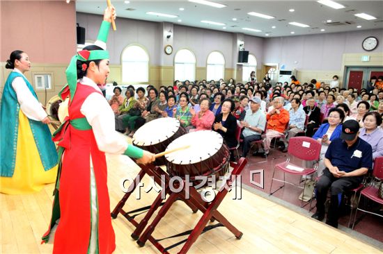 [포토]광주 동구, 찾아가는 힐링·웰빙 아카데미 개최