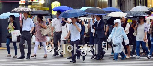 [포토]'우산 쓰고 퇴근'