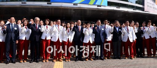 [포토]파이팅 외치는 인천아시안게임 대한민국 선수단