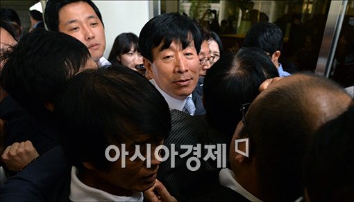 원세훈에 ‘법정 구속’ 당당히 선고한 김상환 부장판사, 어떤 사람인지 봤더니