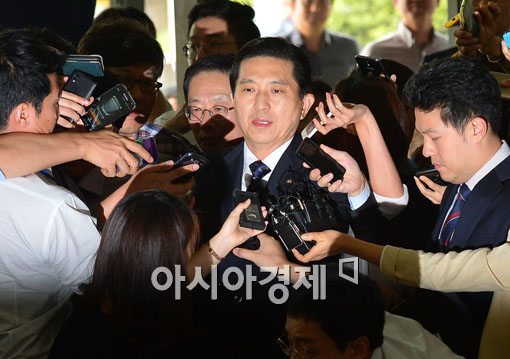 '꿋꿋 林' 결국 해임…새 회장 선출도 순탄치 않을 듯