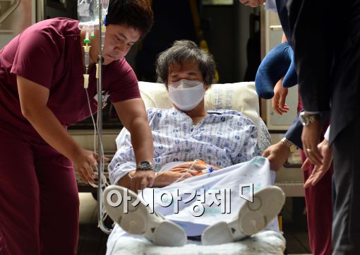 [포토]아픈 몸을 이끌고 출석하는 이재현 회장