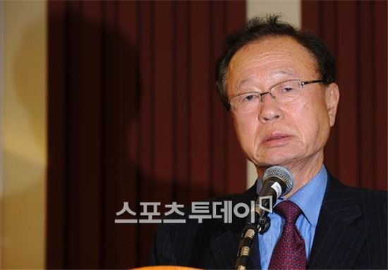 박희태 전 국회의장, 캐디 성추행 논란 해명 "당사자, 불쾌감 표시 안해"