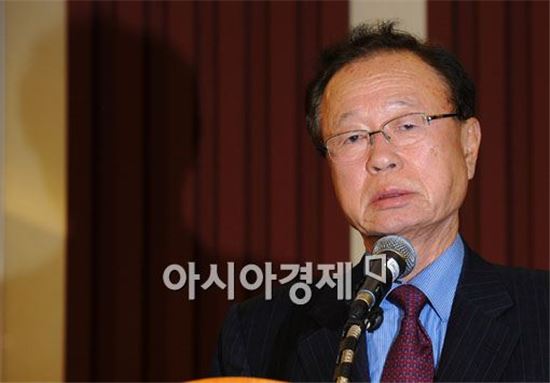 '캐디 성추행' 박희태 전 국회의장 경찰조사 후 귀가