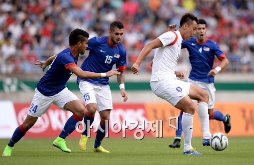 남자 축구, AG 예선 1차전 말레이시아에 3-0 완승