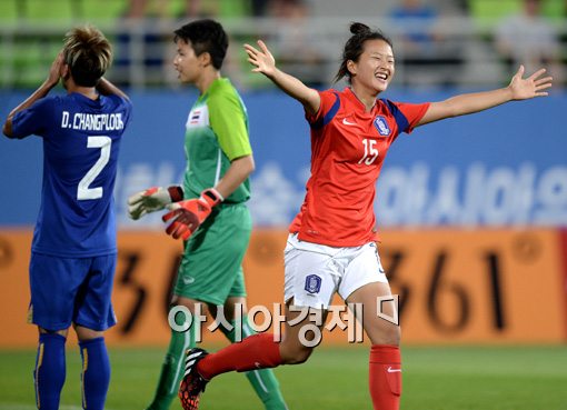 [포토]최유리,'골 잔치에 내가 빠질 수 없지'