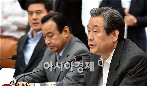 [포토]모두 발언하는 김무성 대표