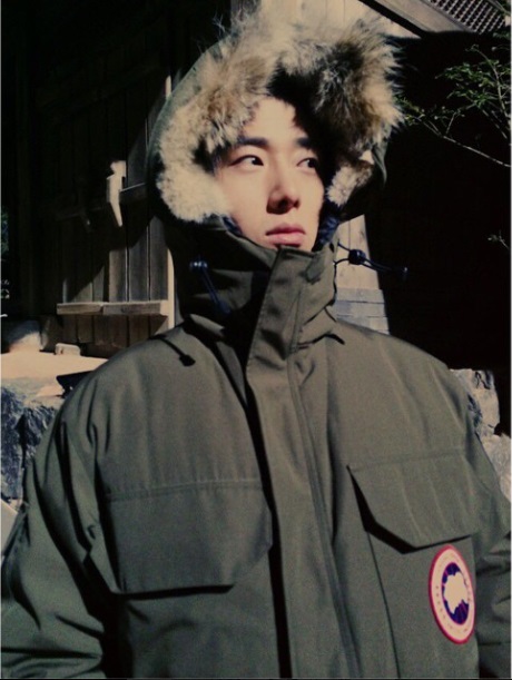 정일우, '야경꾼일지' 촬영장 사진 공개…"날이 추워요"