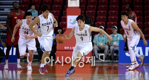 [포토]김선형,'골을 향해 전진이다'