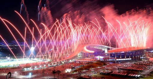 [포토]화려한 개막 알리는 축포, 인천 아시아경기대회