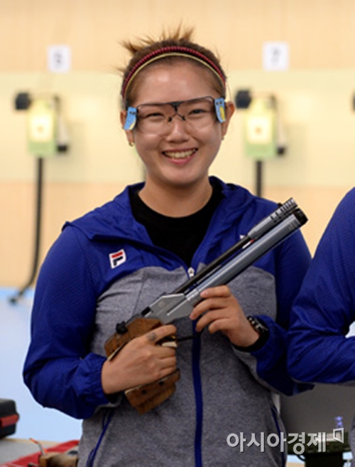 [인천AG]정지혜, 사격 여자 10m 공기권총 은메달