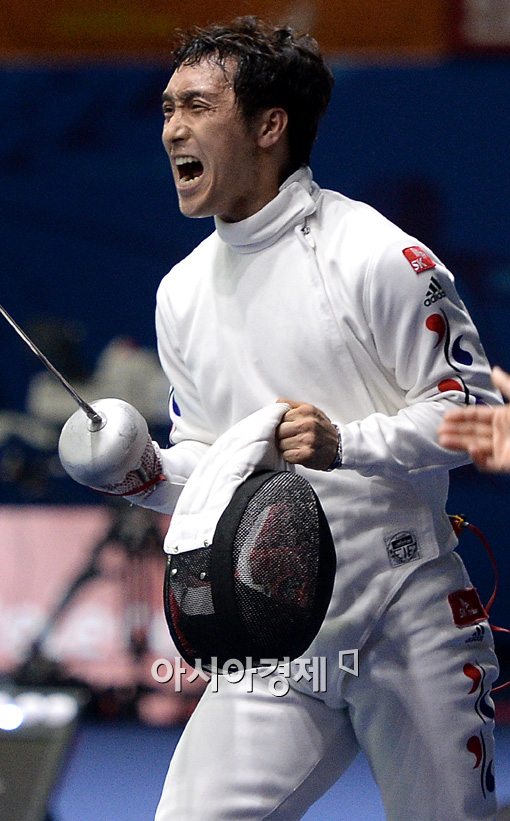 [포토]남자 펜싱 박경두,'좋았어'