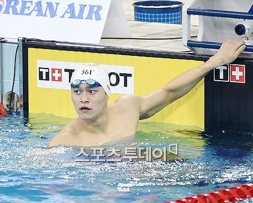 AG 3관왕 쑨양, 금지약물 복용 뒤늦게 '들통'…인천 AG출전 자격 논란 