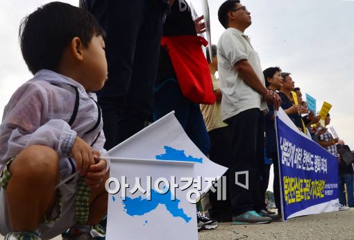 [포토]어린이도 같은 마음, '대북전단살포 중단'