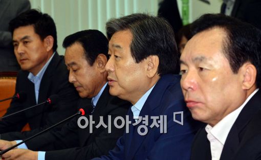 [포토]모두발언하는 김무성 새누리당 대표