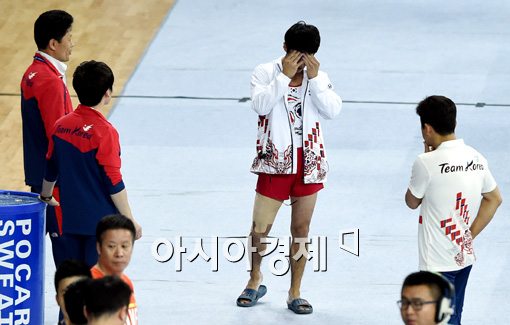 [포토]만족스럽지 못한 기록에 낙담한 양학선