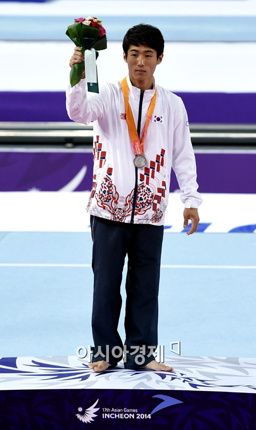 [포토]웃지 못하는 양학선