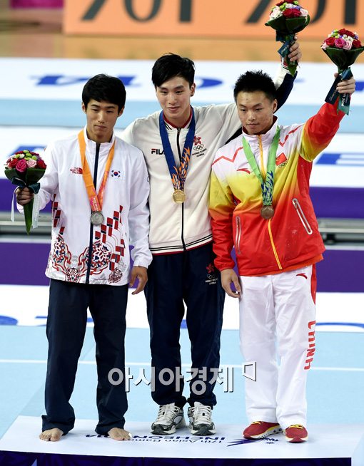 [포토]은메달 차지한 양학선