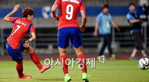 [포토]전가을,'첫 골은 그림같은 발리슛으로'