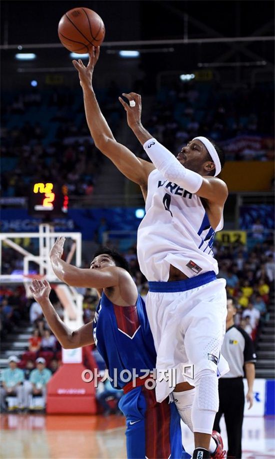 [포토]파울 유도하는 문태종