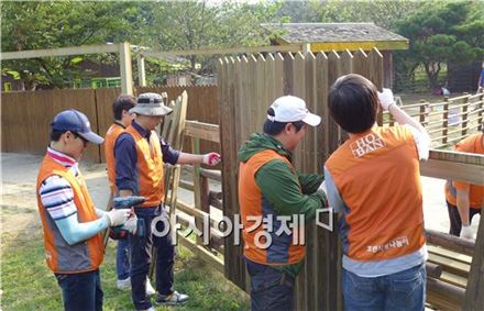 호반건설 봉사단, 서울숲·서울대공원에서 환경정화 봉사활동
