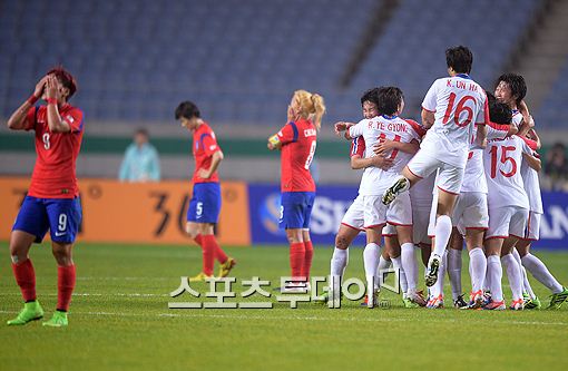 여자 축구, 북한에 종료 직전 통한의 역전골…결승행 좌절