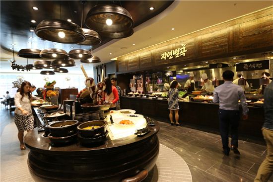 이랜드, 홍대에 뷔페형 외식 복합공간 선봬 